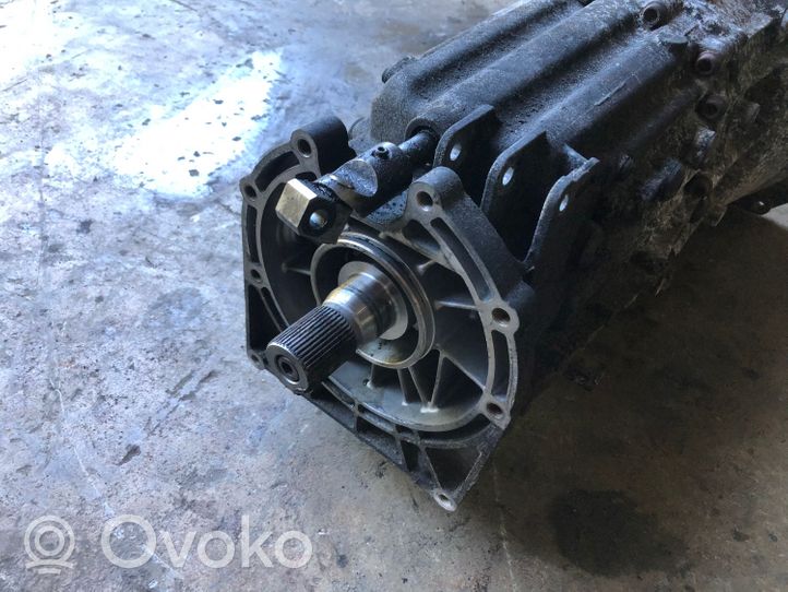 Land Rover Discovery 3 - LR3 Mechaninė 5 pavarų dėžė 1067401082