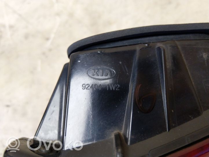 KIA Rio Galinis žibintas dangtyje 924041W2