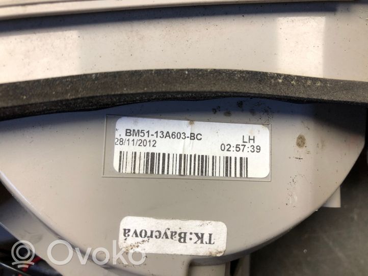 Ford Focus Lampy tylnej klapy bagażnika BM5113A603BC