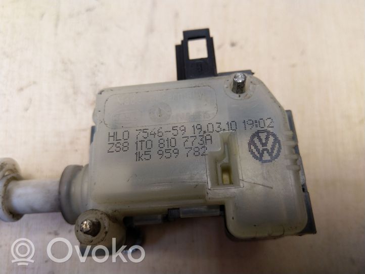 Volkswagen Touran I Электрический замок крышки 1T0810773A