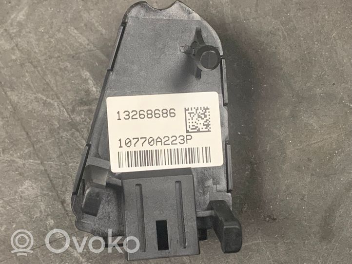 Opel Insignia A Ohjauspyörän painikkeet/kytkimet 13268686