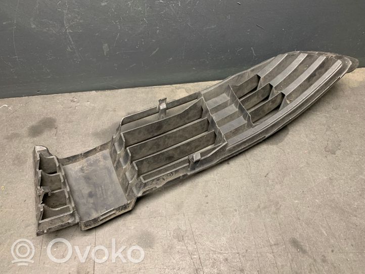 Volkswagen PASSAT B5.5 Grille inférieure de pare-chocs avant 3B0853666H