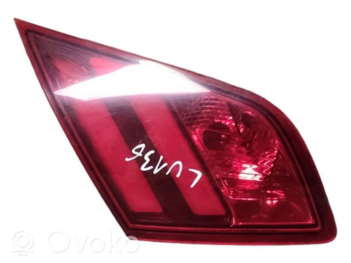 Peugeot 308 Lampy tylnej klapy bagażnika 9677818380