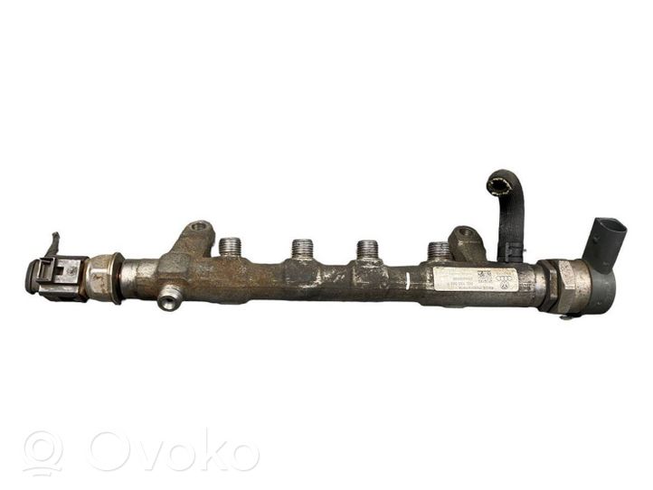Skoda Octavia Mk2 (1Z) Listwa wtryskowa 03L130089P