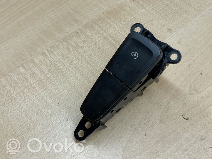 Ford Focus Przycisk chowanego haka holowniczego F1ET11B573AA