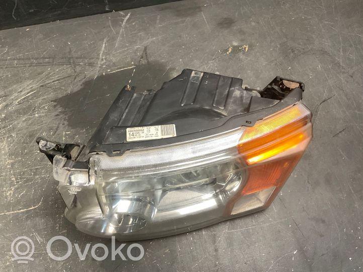 Land Rover Discovery 3 - LR3 Lampa przednia XBC500052