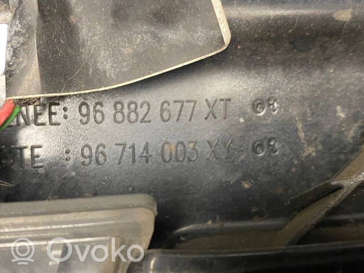 Citroen C4 II Takaluukun/tavaratilan spoileri 96882677XT