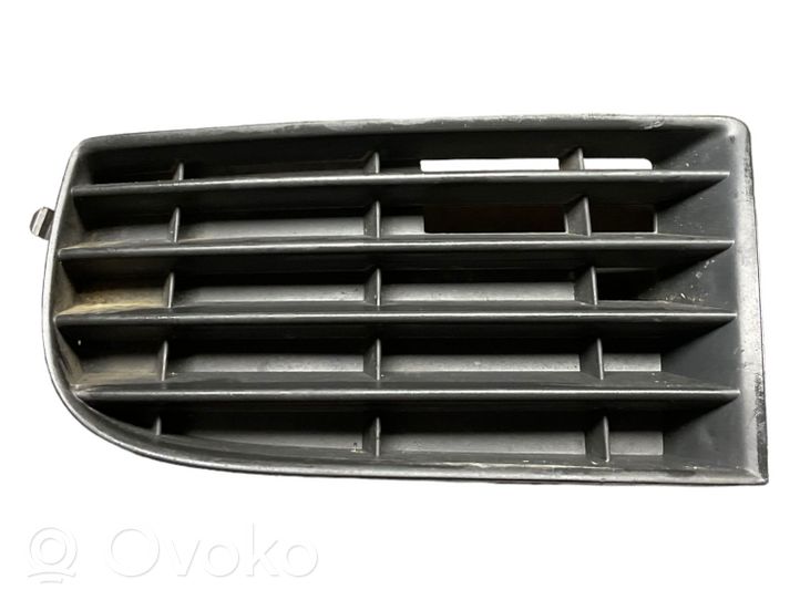 Volkswagen Golf V Mascherina/griglia fendinebbia anteriore 1K0853665