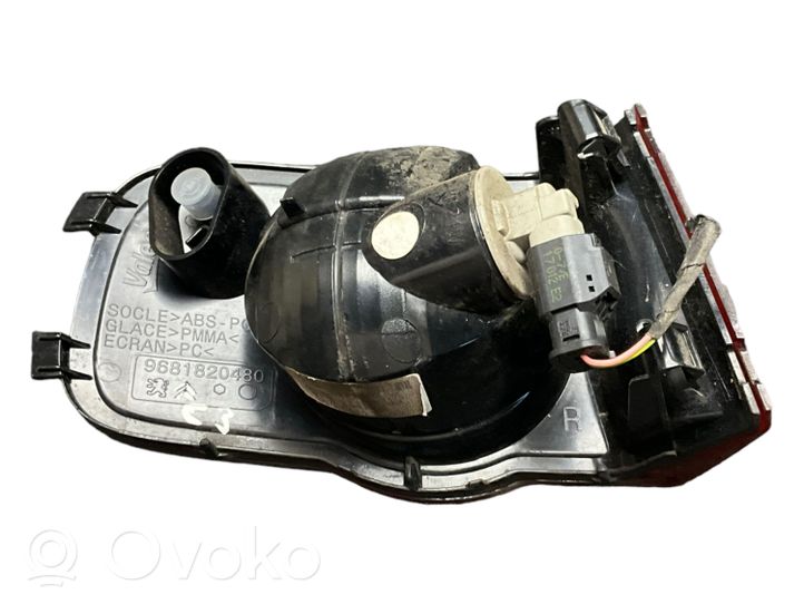 Citroen C3 Picasso Lampa zderzaka tylnego 9681820480