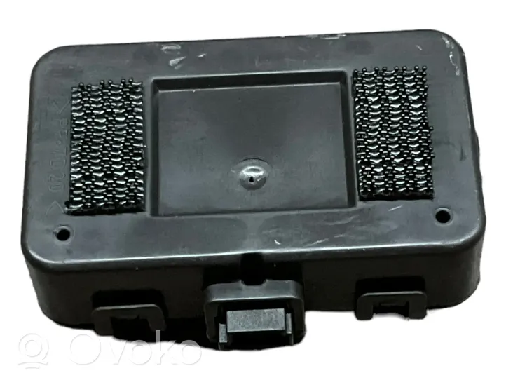 Land Rover Evoque I Antenos stiprintuvas BJ3215K602BA