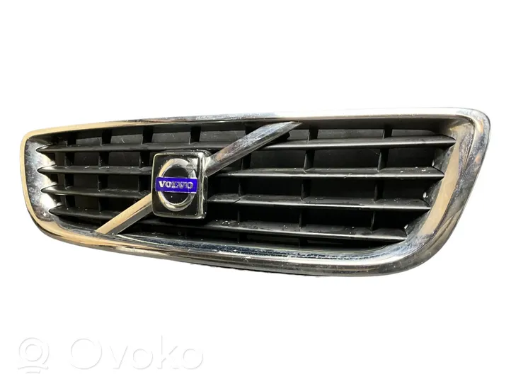 Volvo V50 Etupuskurin ylempi jäähdytinsäleikkö 30744915