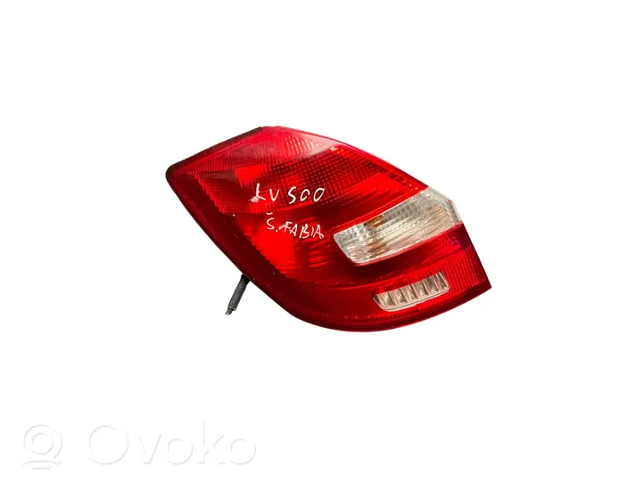 Skoda Fabia Mk2 (5J) Lampa tylna 5J6945095