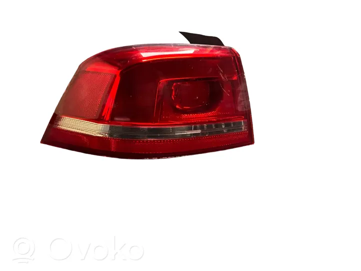 Volkswagen PASSAT B7 Lampa tylna 3AE945095F