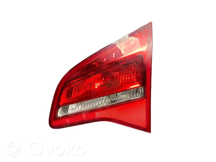 Opel Meriva B Lampy tylnej klapy bagażnika 13260841