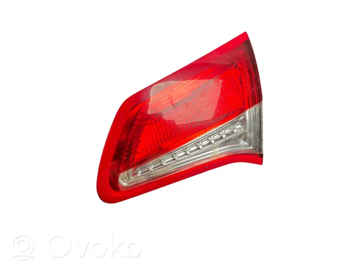 Citroen C4 II Lampy tylnej klapy bagażnika 9672155480