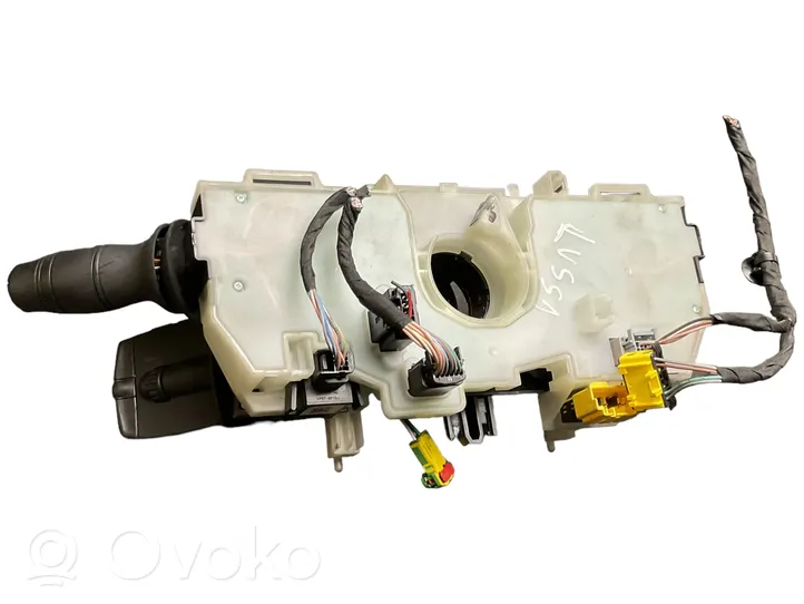 Renault Megane III Leva/interruttore dell’indicatore di direzione e tergicristallo 255670019R