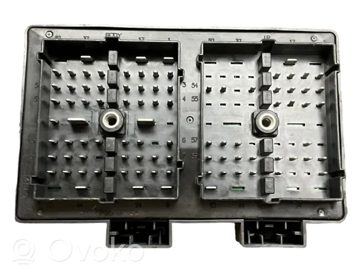 Chevrolet Captiva Fuse module 9682108282