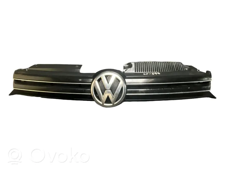 Volkswagen Golf VI Etupuskurin ylempi jäähdytinsäleikkö 1K9853651