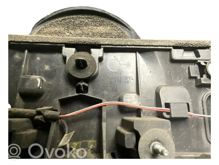 Opel Meriva B Takaluukun rekisterikilven valon palkki 461088395