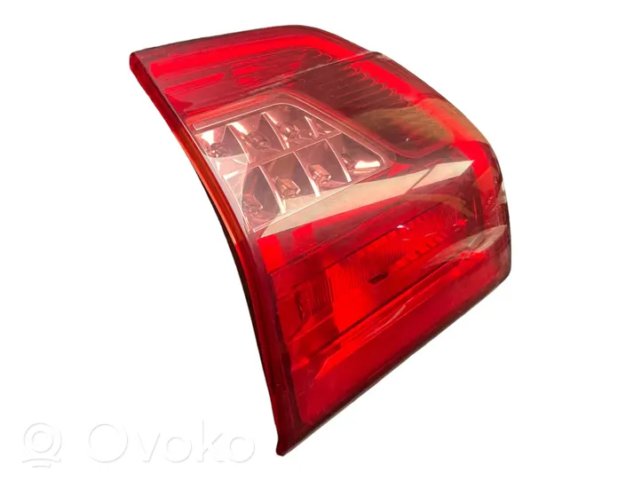 Citroen C5 Lampy tylnej klapy bagażnika VP8X8X13404BX