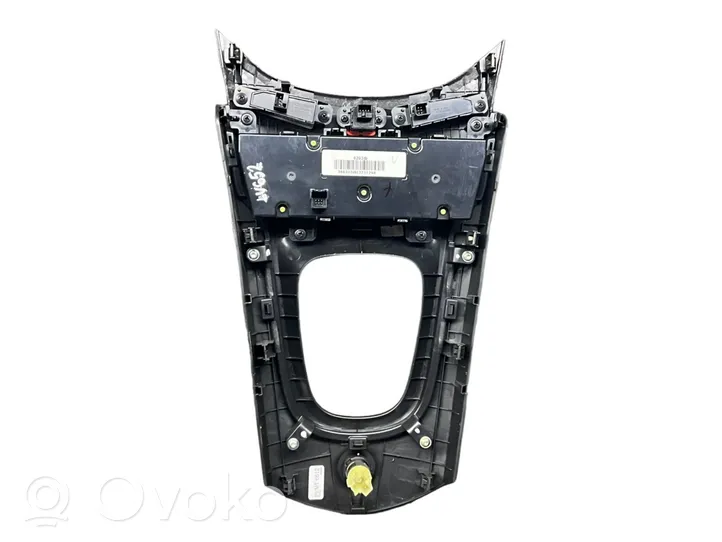 Chevrolet Orlando Rivestimento in plastica cornice della leva del cambio 96897085