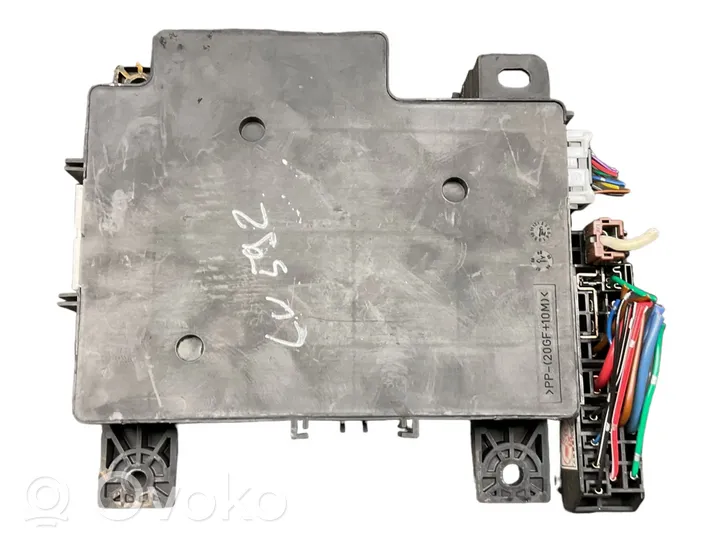 Citroen C-Crosser Module de fusibles 8637A319