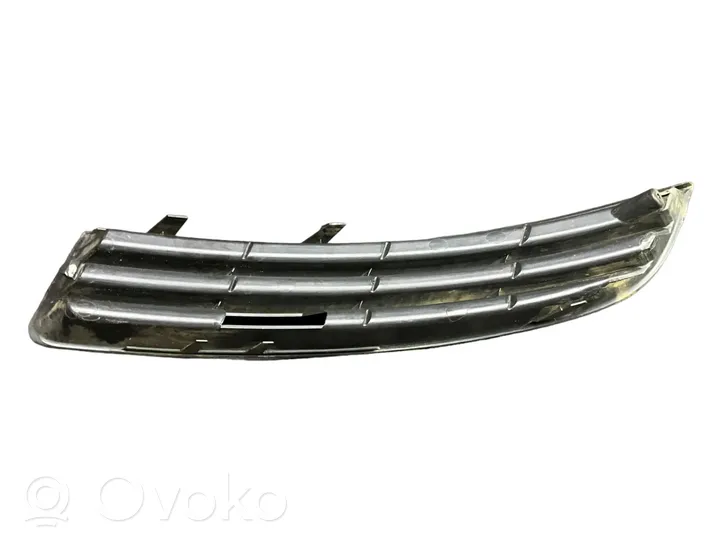 Volkswagen PASSAT B6 Grille inférieure de pare-chocs avant 3C0853666