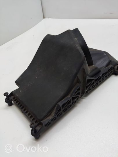 Audi A4 S4 B8 8K Coperchio scatola del filtro dell’aria 0111450A