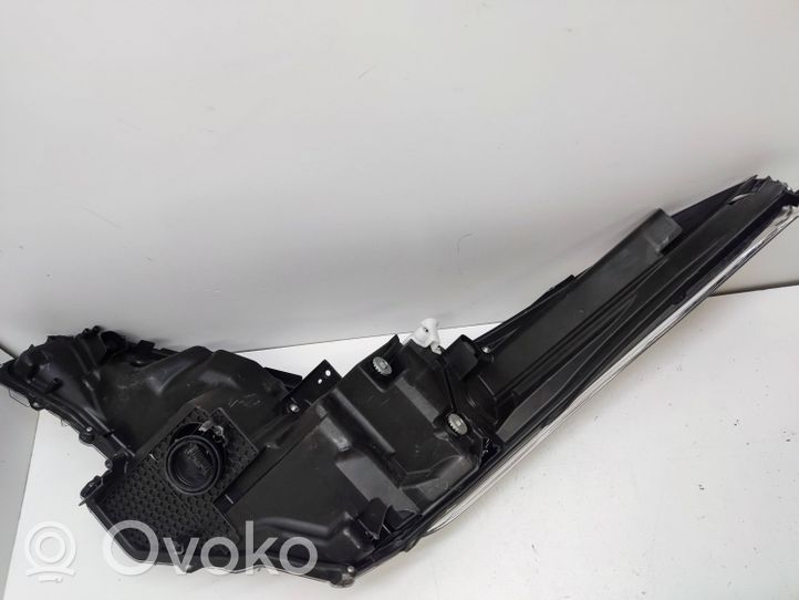 Toyota C-HR Lampa przednia 81110F4071