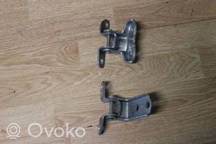 Toyota Avensis T250 Set di cerniere portiera posteriore 