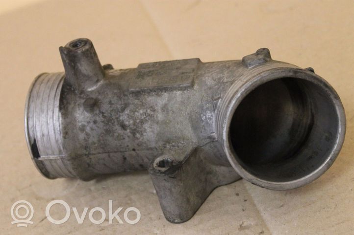 Volvo S60 Tuyau de raccordement solide EGR 08631538