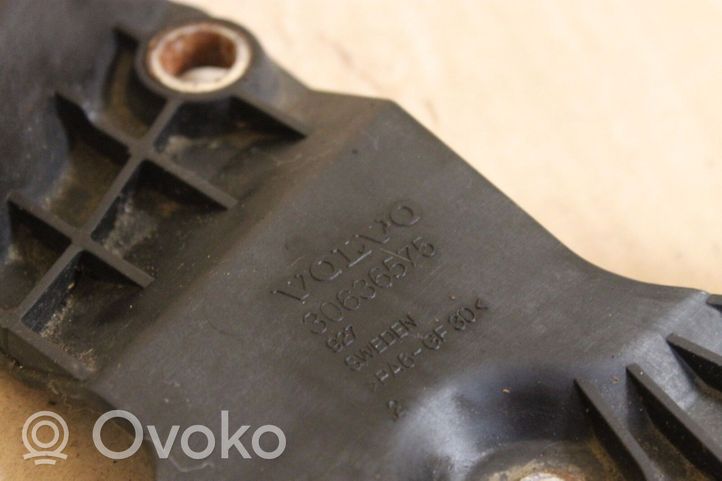 Volvo S60 Oro filtro dėžės laikiklis 30636575