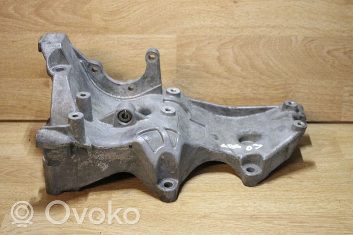 Audi A4 S4 B7 8E 8H Soporte del alternador 06D903143D