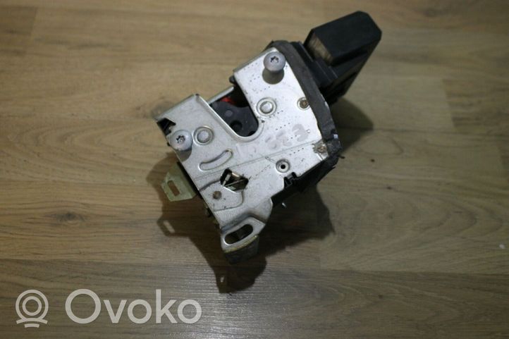 BMW 5 E39 Etuoven lukko 8166246