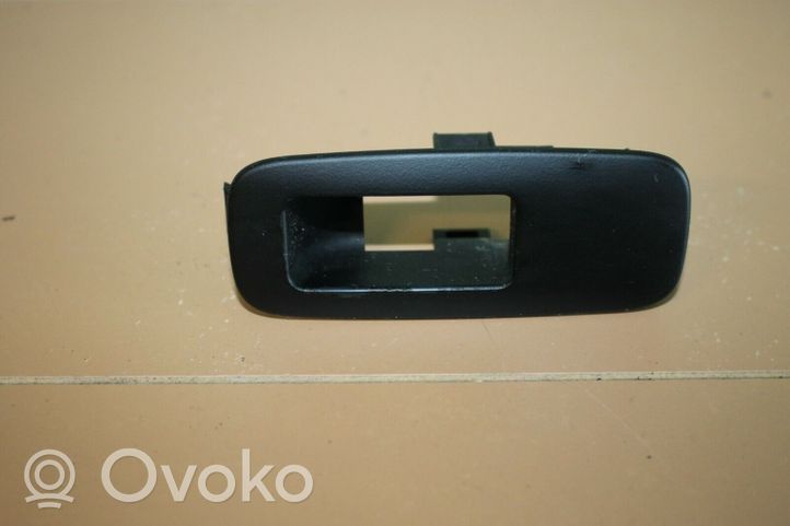 Nissan Qashqai Ramka przycisków otwierania szyby drzwi przednich 80960JD000