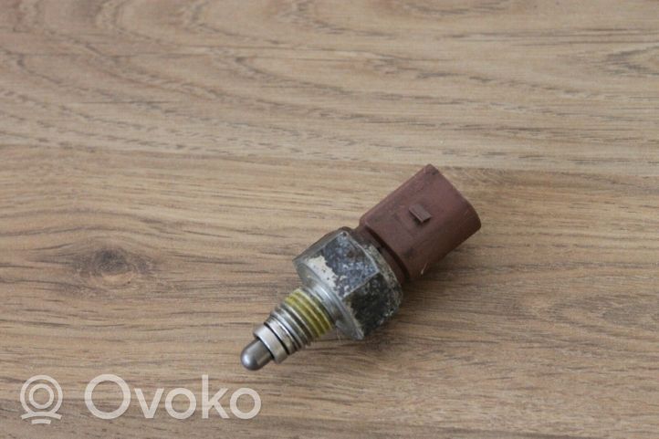 Volkswagen Golf IV Sensore interruttore luci retromarcia 02T945415P