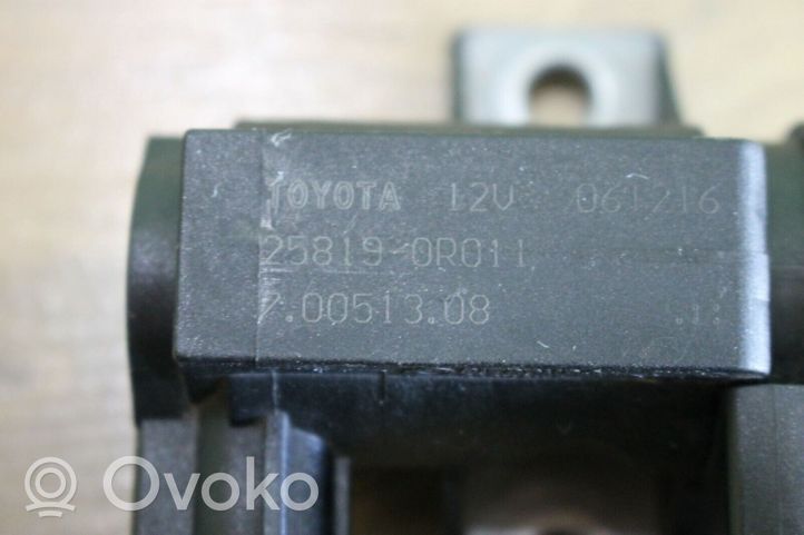 Toyota Corolla Verso AR10 Vakuuma vārsts 258190R011