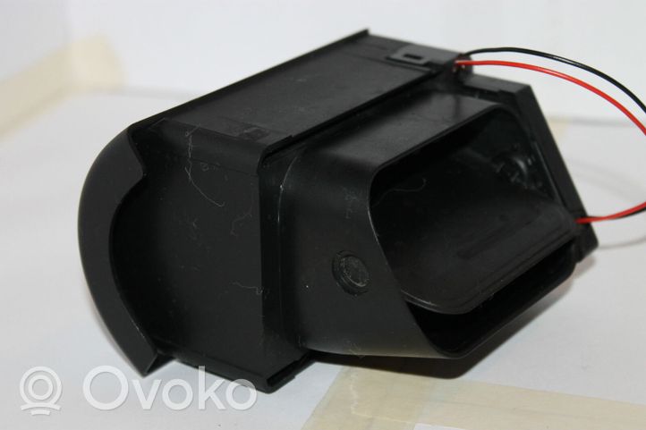 Audi A4 S4 B5 8D Moldura protectora de la rejilla de ventilación lateral del panel 8D2820901A