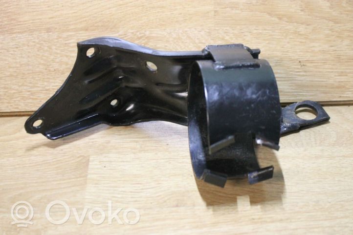 Audi A4 S4 B5 8D Support de montage de filtre à carburant 8D0127224D