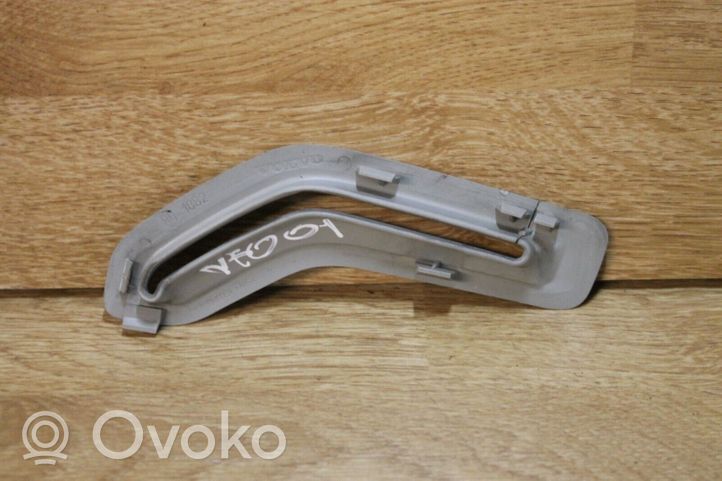 Volvo V70 Rivestimento montante (B) (fondo) 