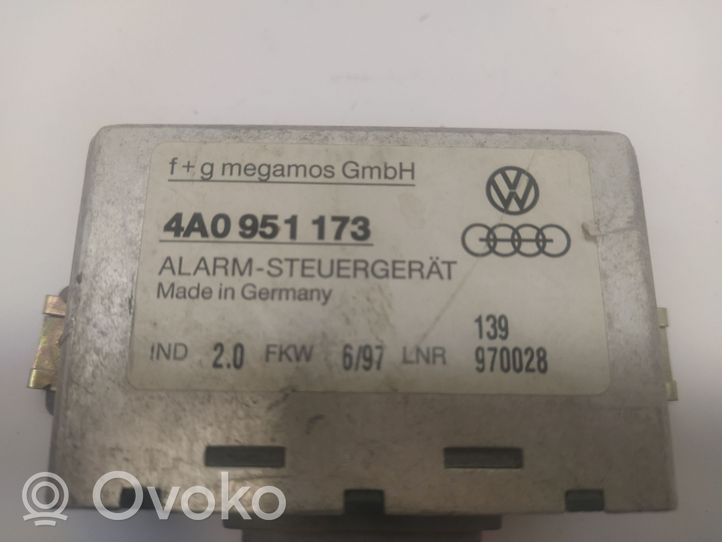 Audi A6 S6 C4 4A Hälytyksen ohjainlaite/moduuli 4A0951173