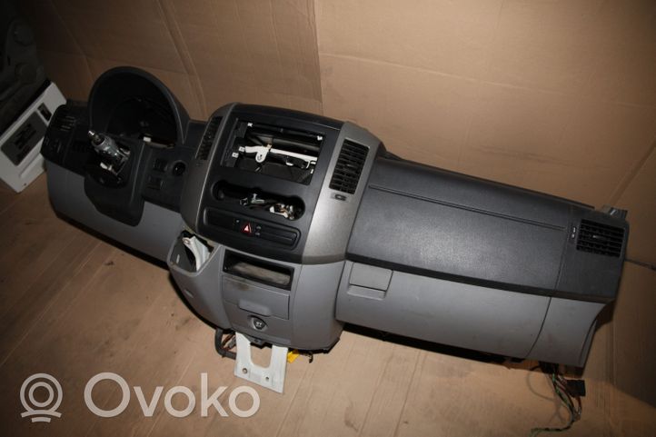 Volkswagen Crafter Kojelauta A9068300160KZ