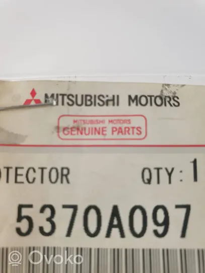 Mitsubishi Outlander Takaoven kynnyksen suojalista 5370A097