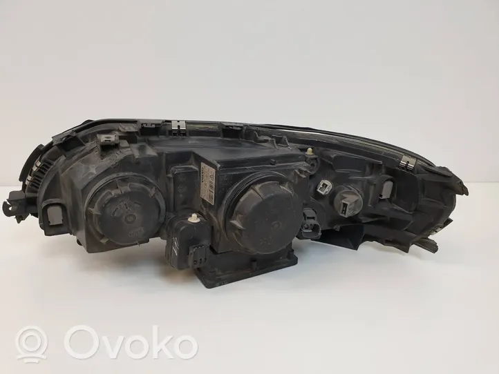 Volvo V70 Scheinwerfer 8693657