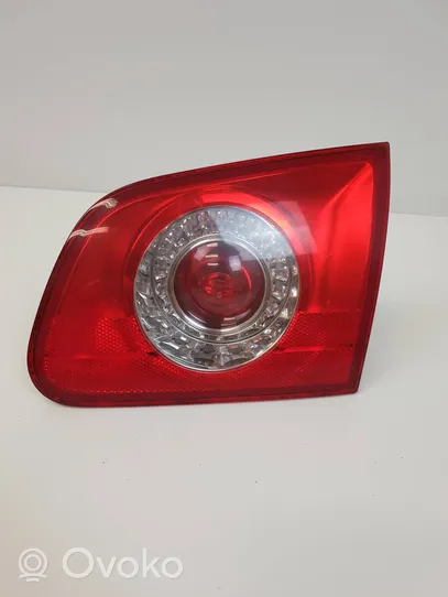 Volkswagen PASSAT B6 Lampy tylnej klapy bagażnika 3C9945094A