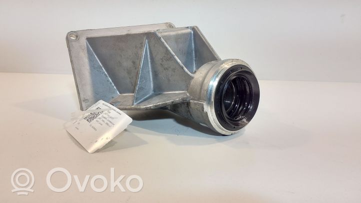 BMW 3 GT F34 Wspornik / Mocowanie łożyska podpory wału napędowego 8653616