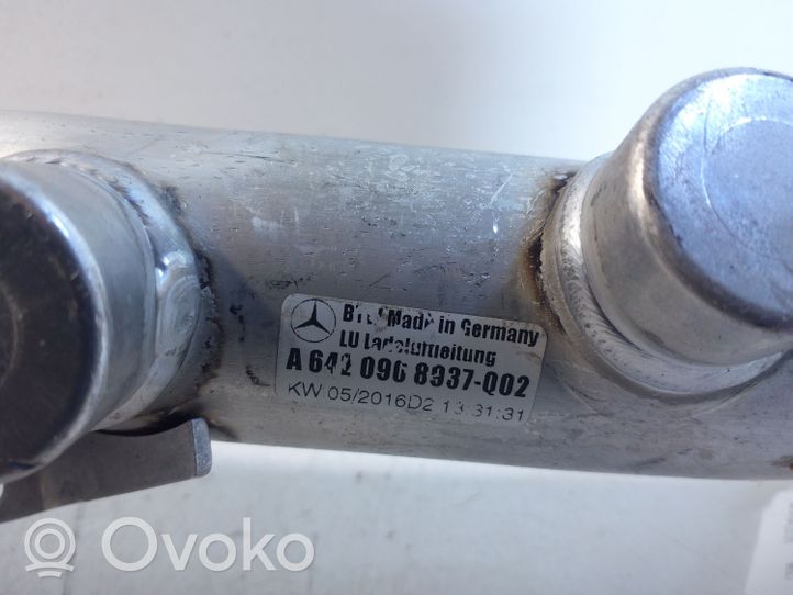 Mercedes-Benz ML W166 Tube d'admission de tuyau de refroidisseur intermédiaire A6420908937