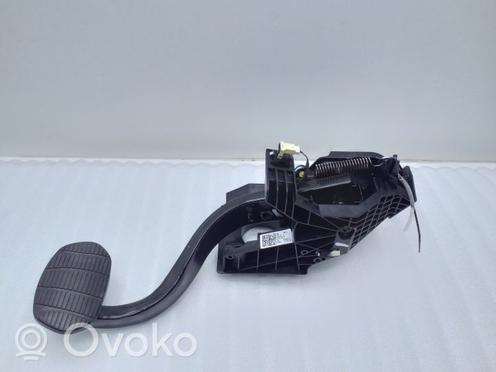 BMW 2 F45 Pedal de freno 6860675