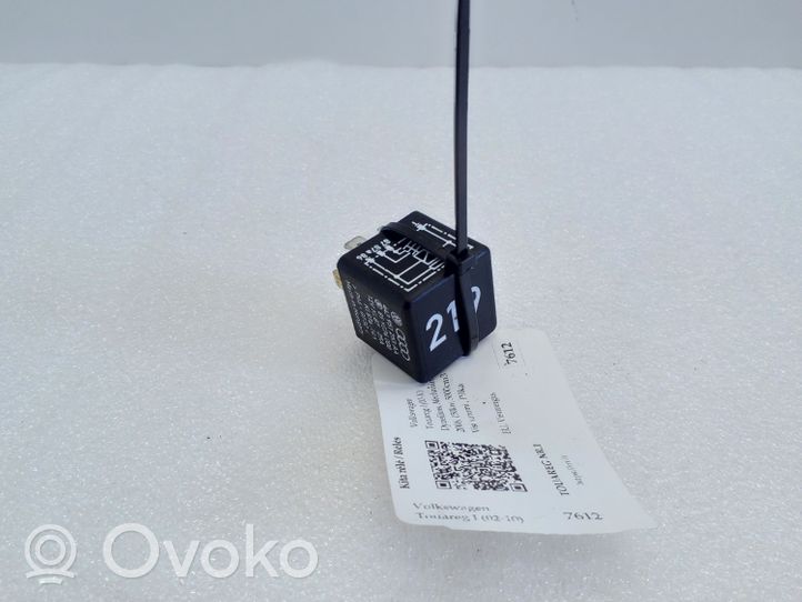 Volkswagen Touareg I Other relay 443951253AA