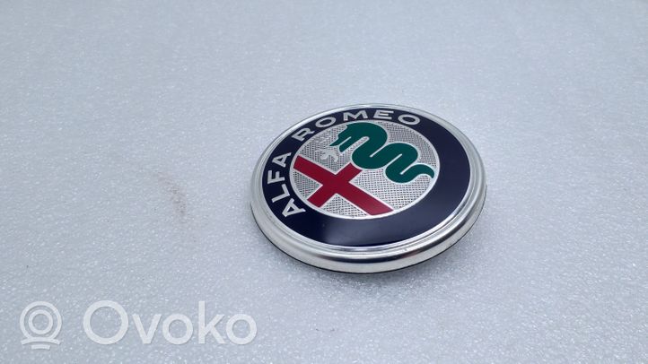 Alfa Romeo Giulia Emblemat / Znaczek tylny / Litery modelu 50534924